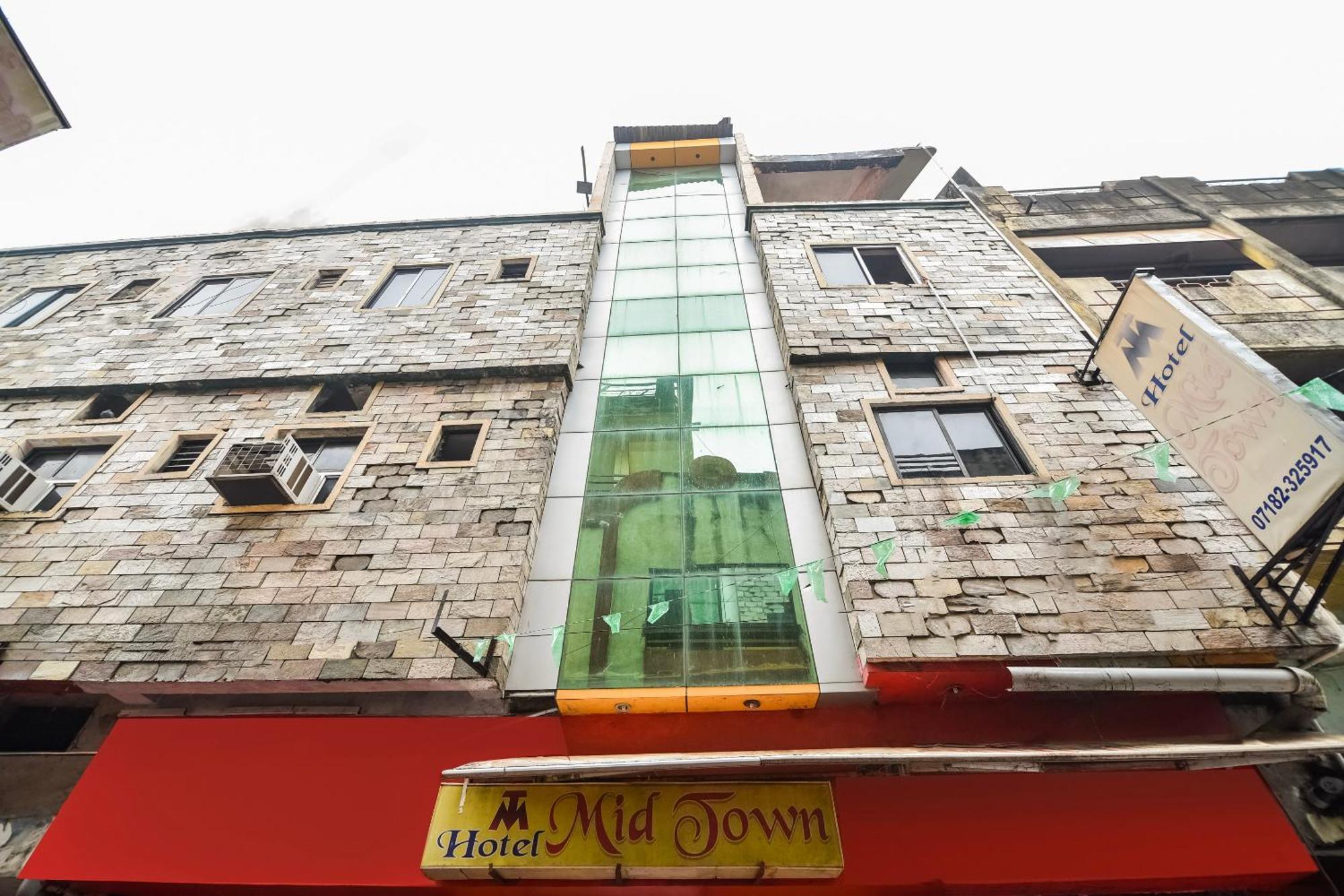 Spot On Hotel Midtown Gondia Exterior foto